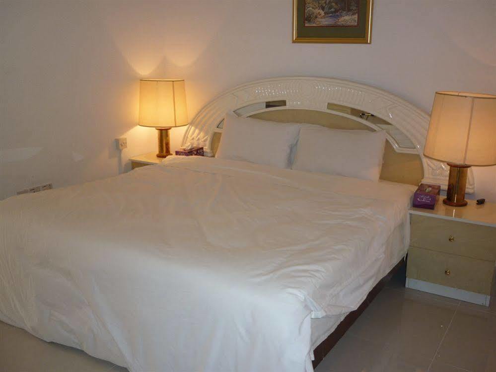 Qurum Beach Hotel Muscat Exterior photo